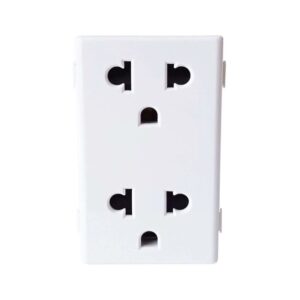 Dado tomacorriente universal 2P+T, 15 250VAC, BM138TR, Opalux
